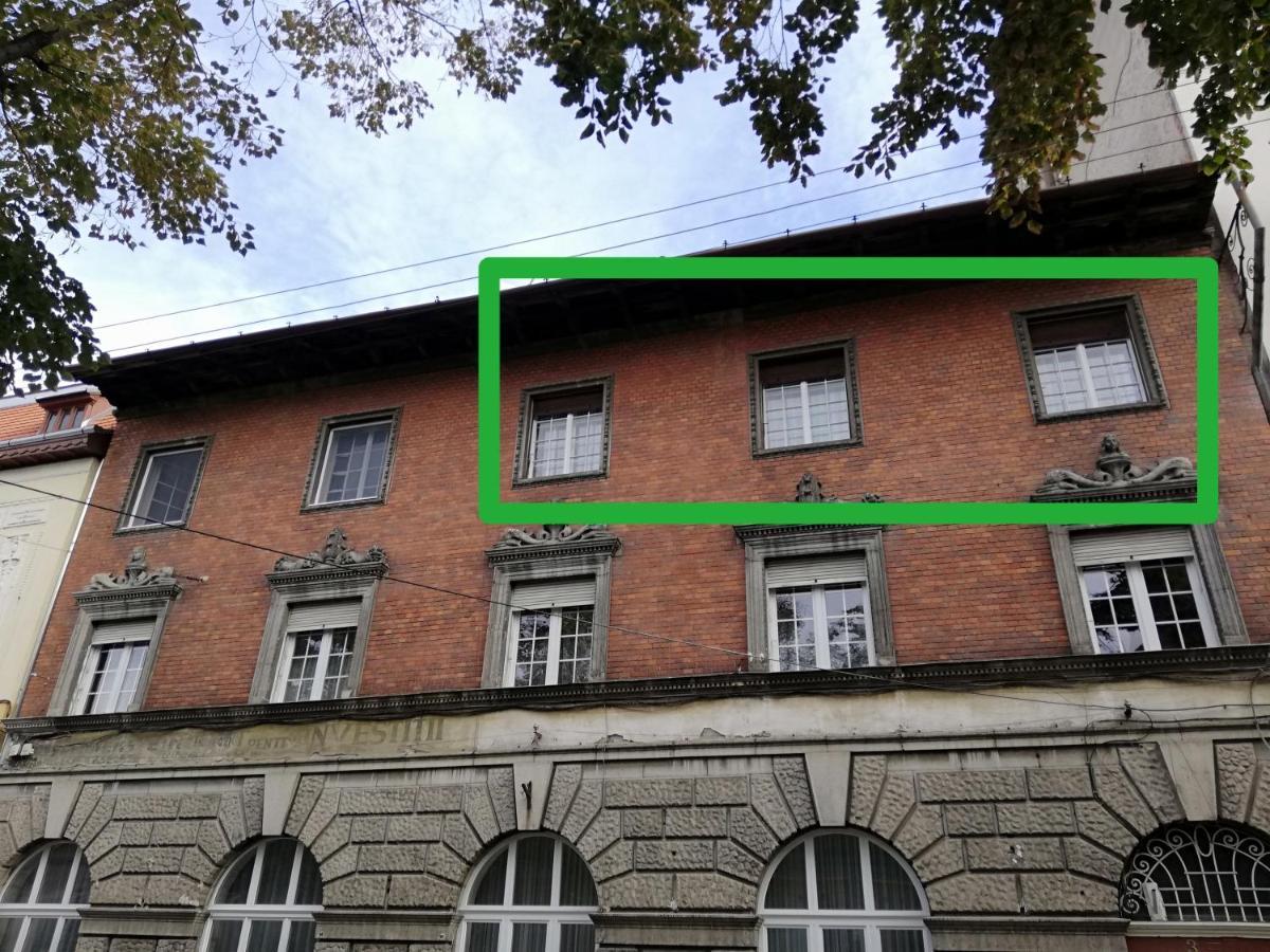 Spiegel Center Apartment Орадеа Екстериор снимка
