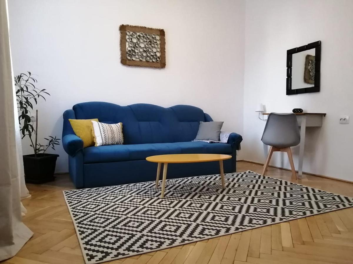 Spiegel Center Apartment Орадеа Екстериор снимка