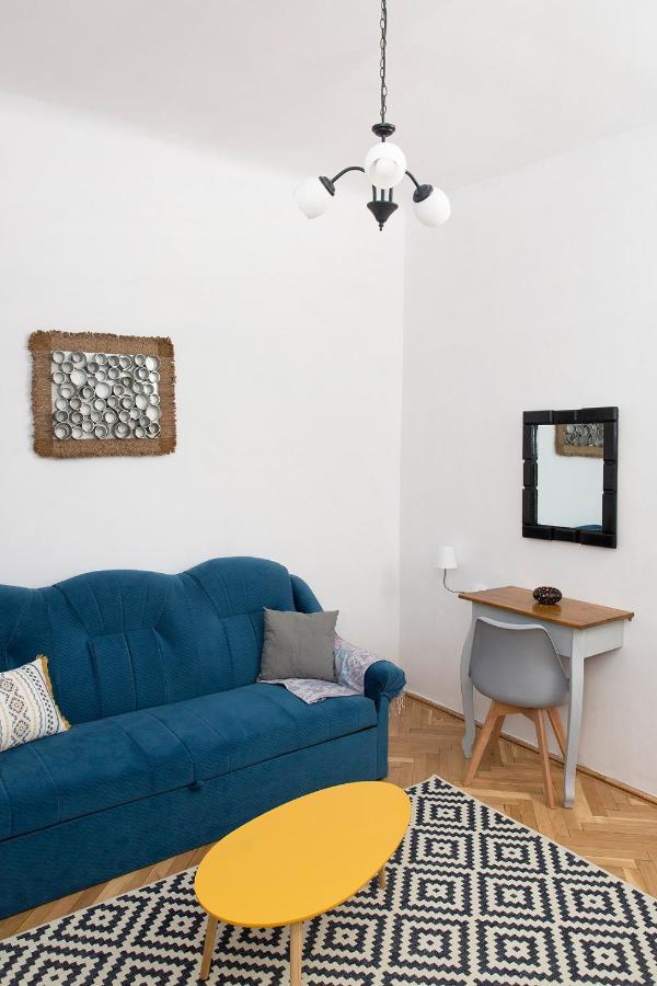 Spiegel Center Apartment Орадеа Екстериор снимка