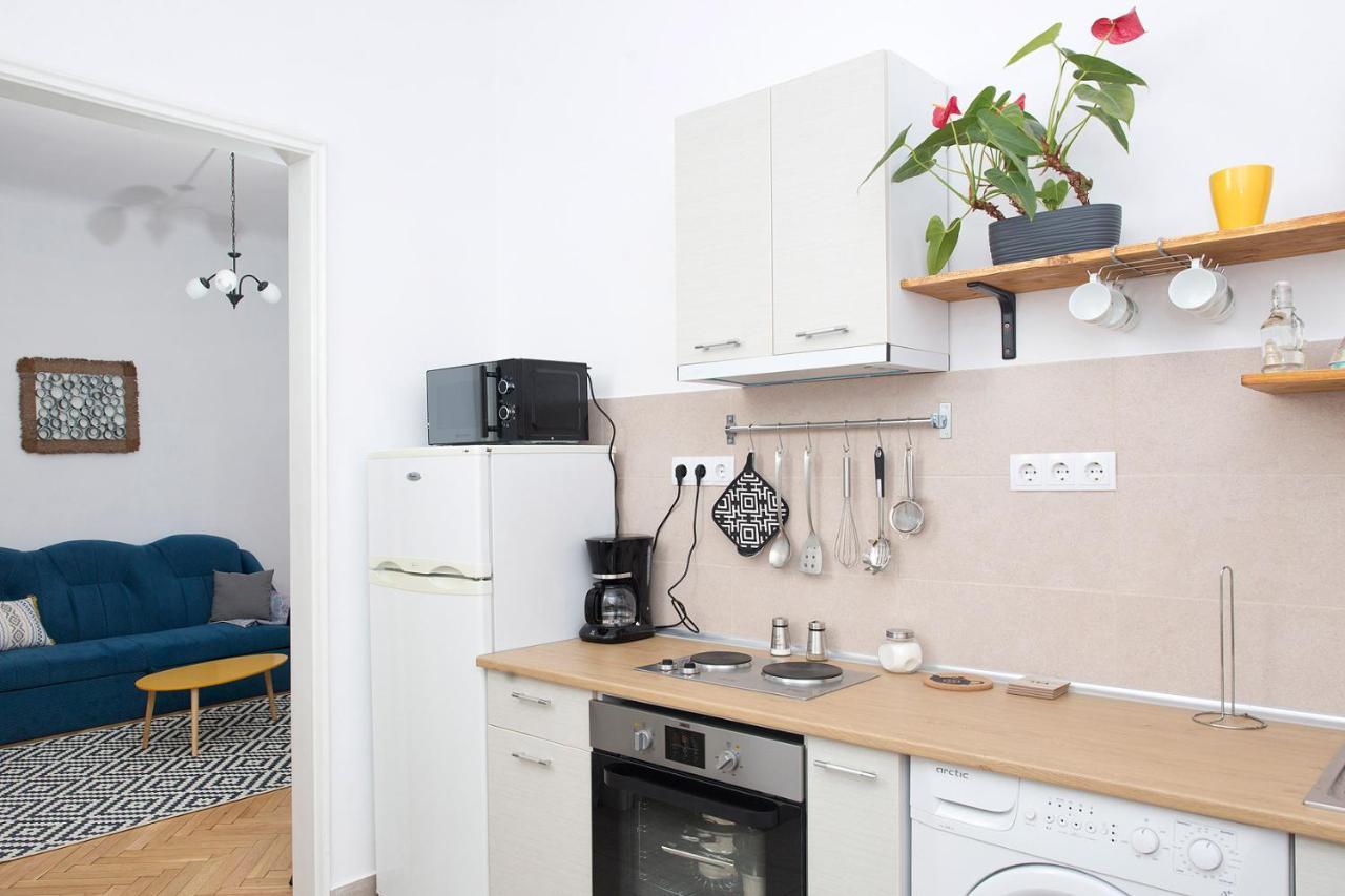 Spiegel Center Apartment Орадеа Екстериор снимка