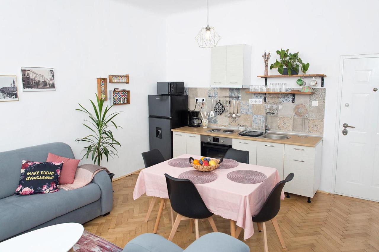 Spiegel Center Apartment Орадеа Екстериор снимка