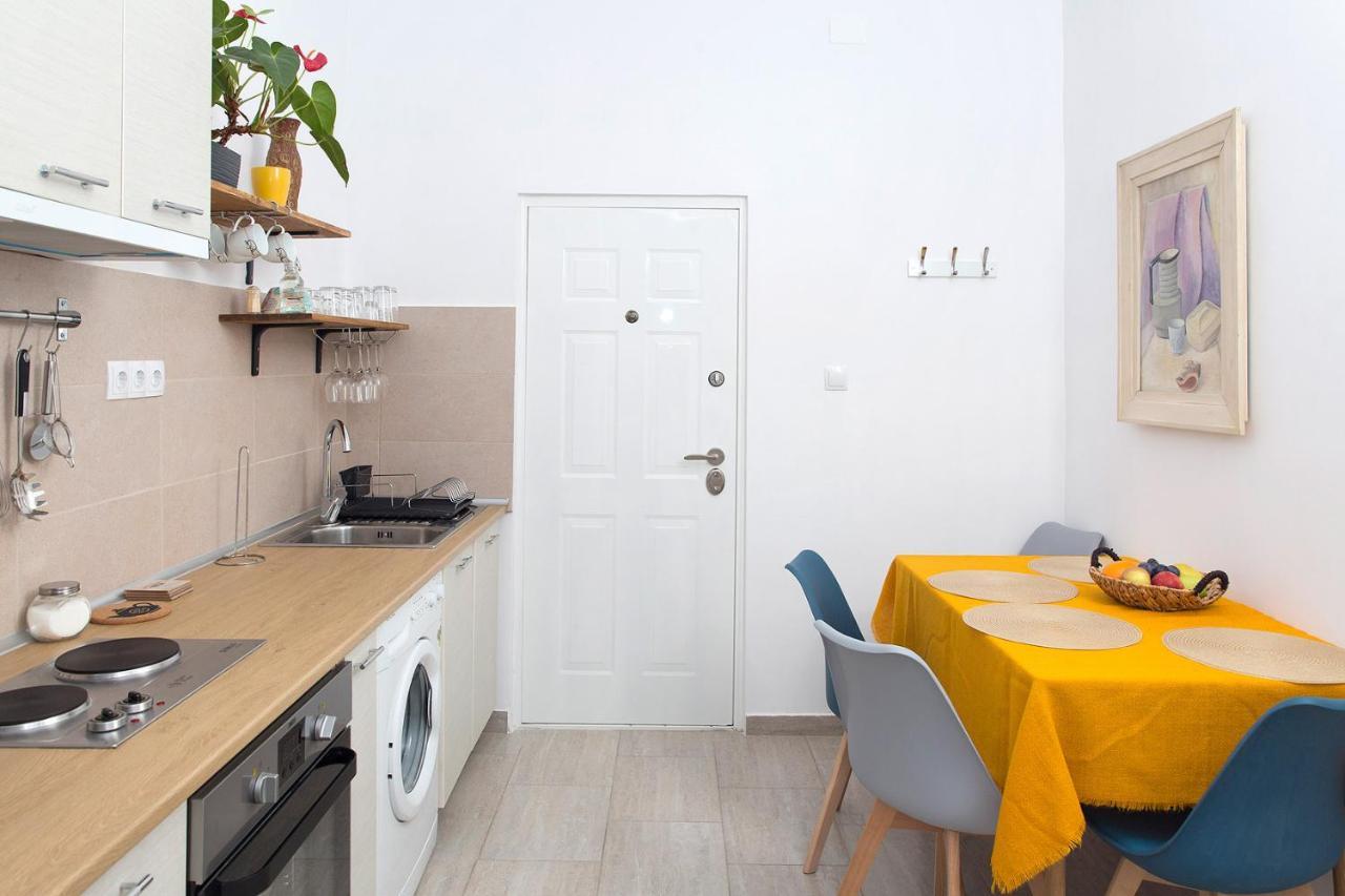 Spiegel Center Apartment Орадеа Екстериор снимка